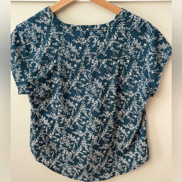 Fun 2 Fun Floral Blouse - Picture 3 of 6